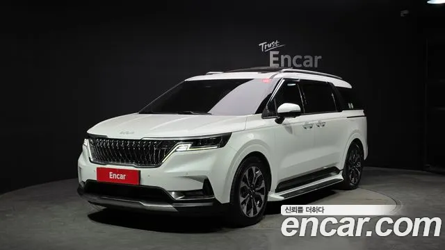 Kia Canival Gasoline 7-Seater Noblesse — photo 1 of 33