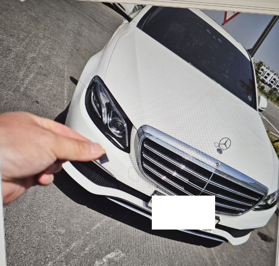 2020 Mercedes-Benz E300 e 4MATIC, photograph 1