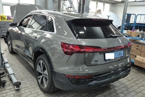 2024 Audi Q8 55 e-tron quattro, photograph 1