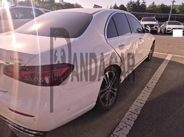 2022 Mercedes-Benz E350 4MATIC, photograph 5