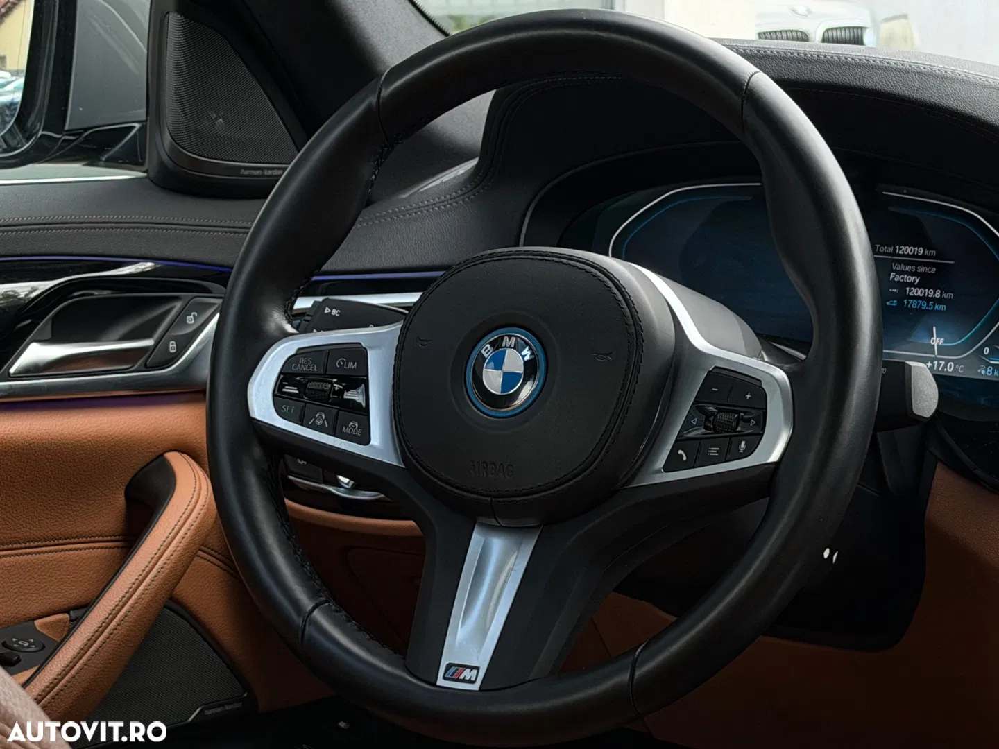 2022 BMW Seria 5 545e xDrive Aut. Luxury Line, photograph 4