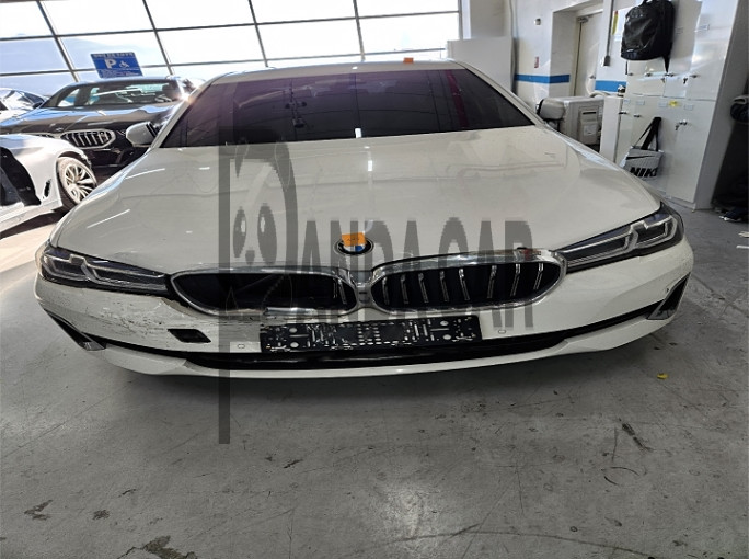 2021 BMW 530e, photograph 1