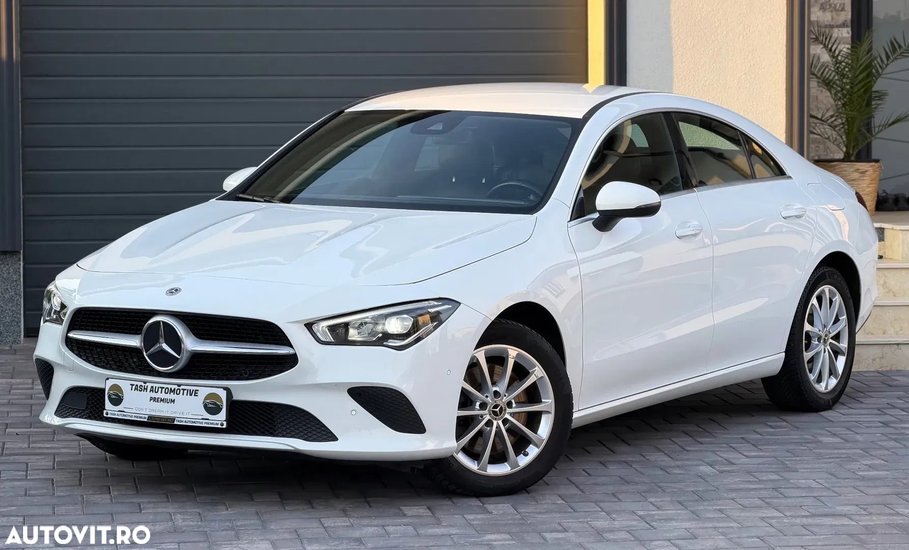 2022 Mercedes-Benz CLA 250 e 8G-DCT Progressive Line Advanced, photograph 3