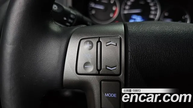 2020 Hyundai Starex Van 5-Seater, photograph 10