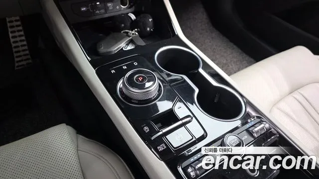 Kia K5 1.6 Turbo — photo 1 of 30