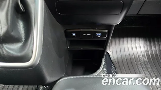 Hyundai Staria Tourer 11-Seater — photo 1 of 32