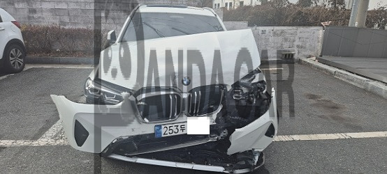 2022 BMW X3 xDrive20i, photograph 1
