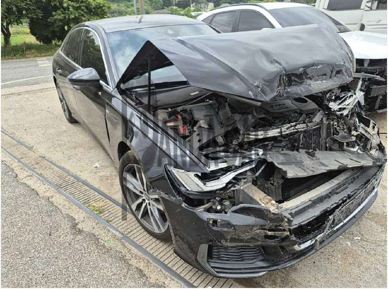 2021 Audi A6 45 TDI quattro, photograph 2