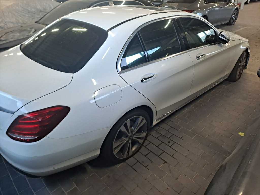2017 Mercedes-Benz C220 d, photograph 3