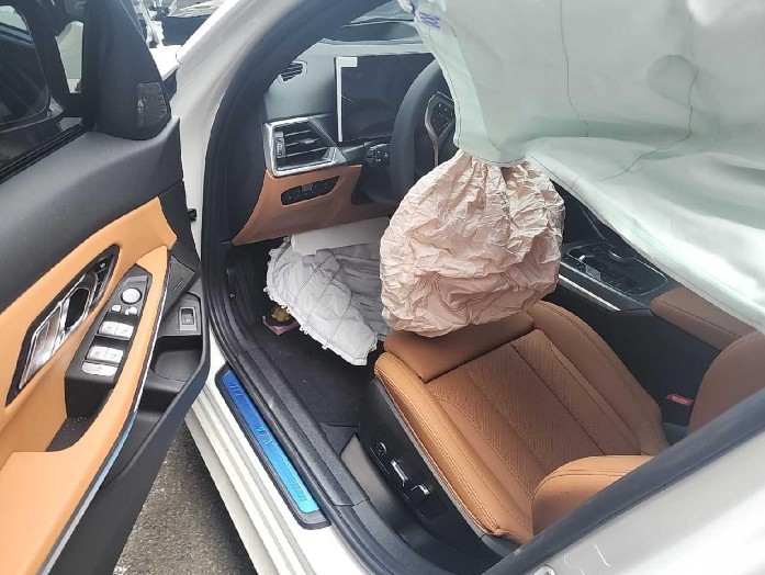 2024 BMW 320i, photograph 6