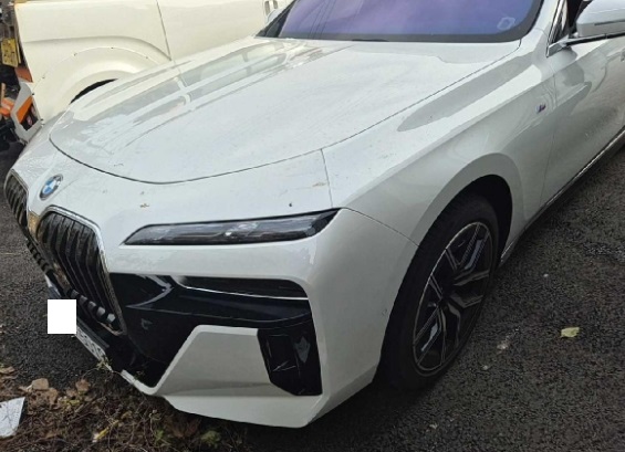 2024 BMW 740i xDrive, photograph 2