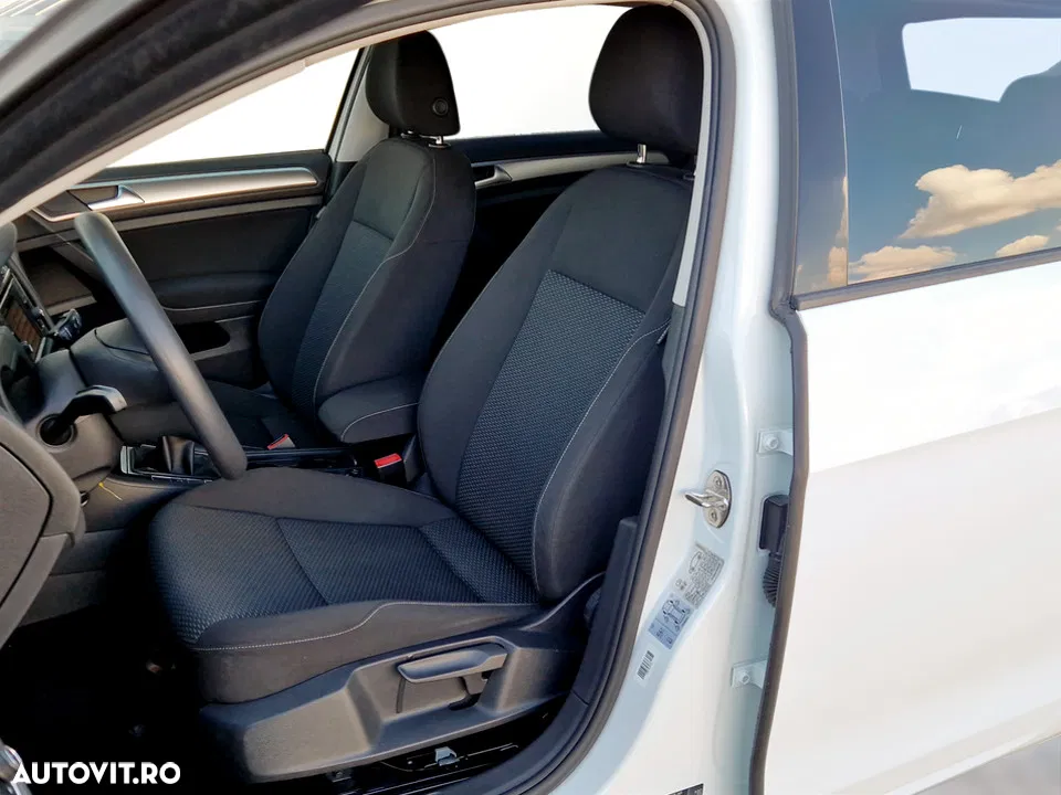 2018 Volkswagen Golf 1.0 TSI Trendline, photograph 6