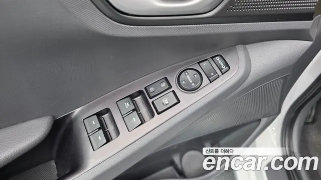 2016 Hyundai Ioniq N, photograph 10