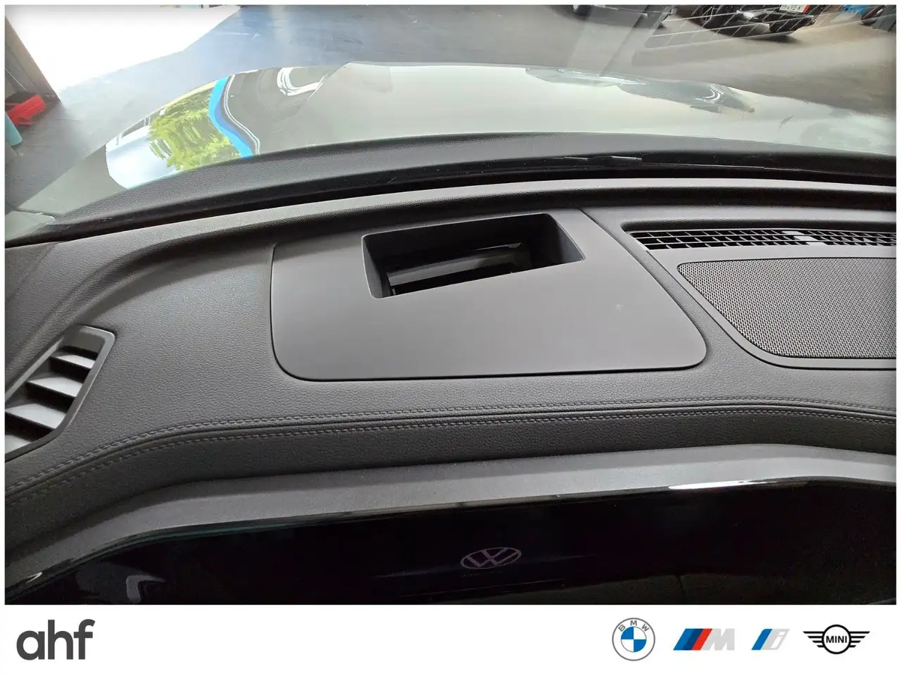 2025 Volkswagen Tiguan 1.5eTSI R-Line PANO AHK ACC IQ H&K HUD 20, photograph 12