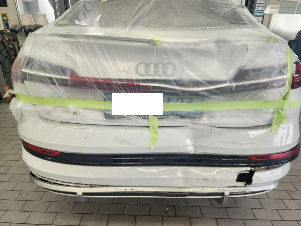 2022 Audi etron Sportback 55 quattro, photograph 3