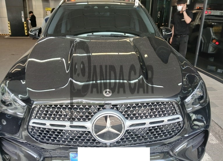 2025 Mercedes-Benz GLE 450 4MATIC, photograph 2