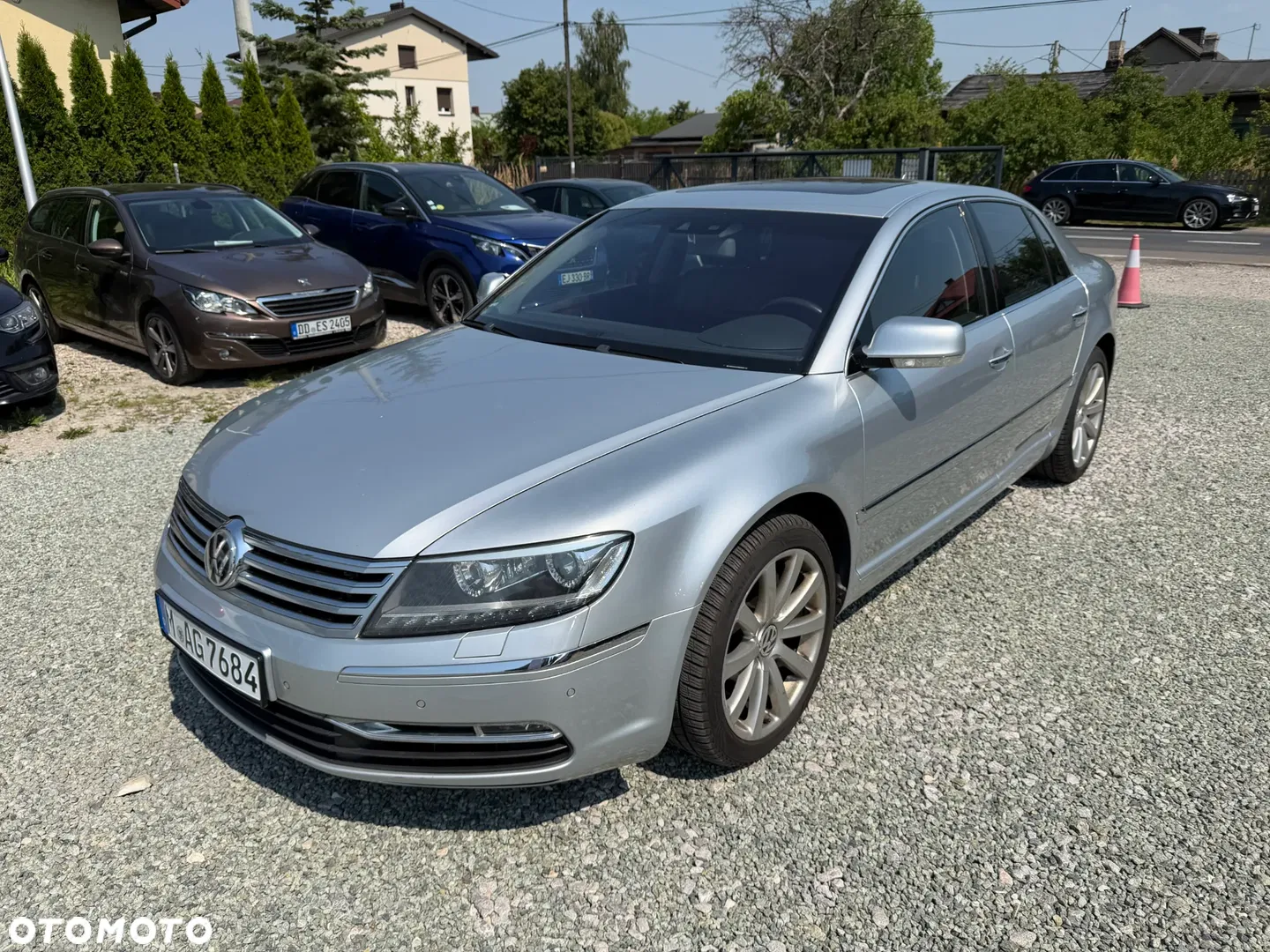 Volkswagen Phaeton 4.2 V8 4MOTION Automatik (5 Sitzer) — photo 1 of 39