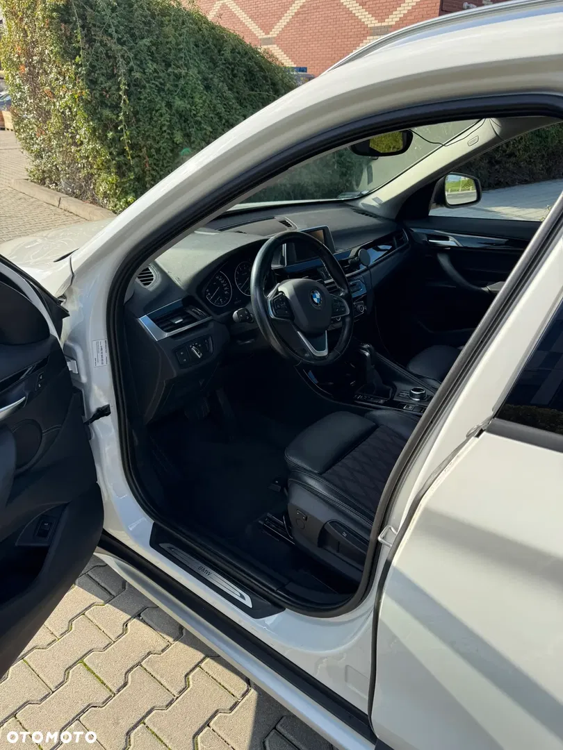 2017 BMW X1 xDrive20i xLine, photograph 11