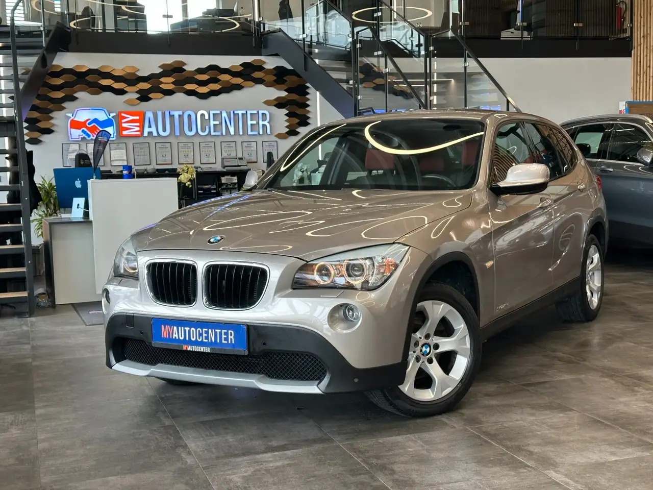 2010 BMW X1 xDrive *KEYLESS*MEMORY*TEMPO*NAV*PDC(CAM)*, photograph 1