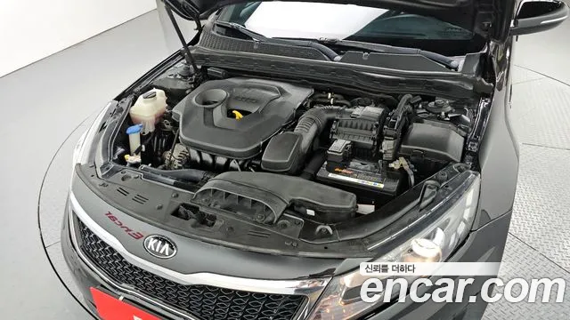 Kia K5 2.0 Deluxe — photo 1 of 20