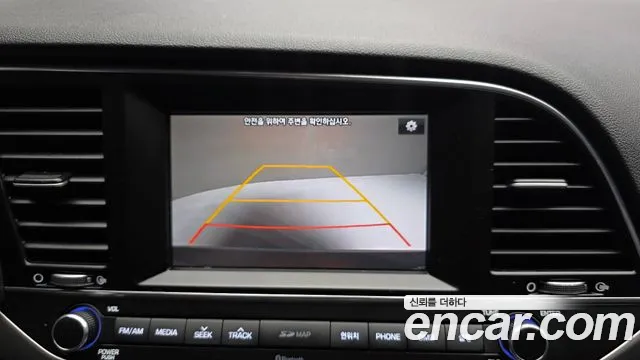 2016 Hyundai AVANTE 1.6 GDI Smart, photograph 2