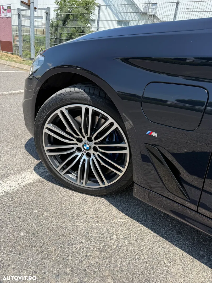 2019 BMW Seria 5, photograph 7