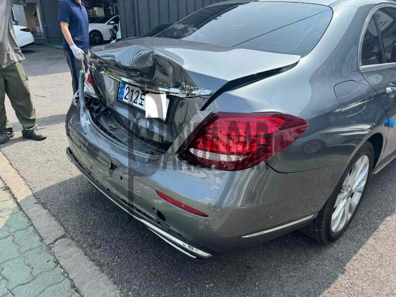 2018 Mercedes-Benz E300 4Matic, photograph 5