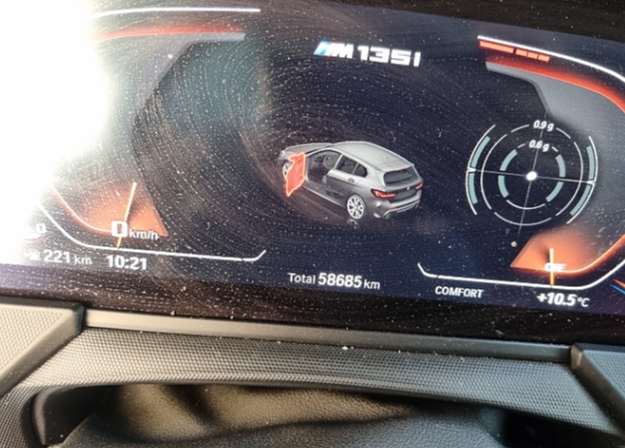 2022 BMW M135i xDrive, photograph 4
