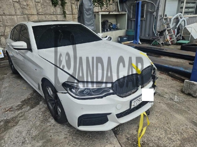 2020 BMW 520d M Sport Package, photograph 3