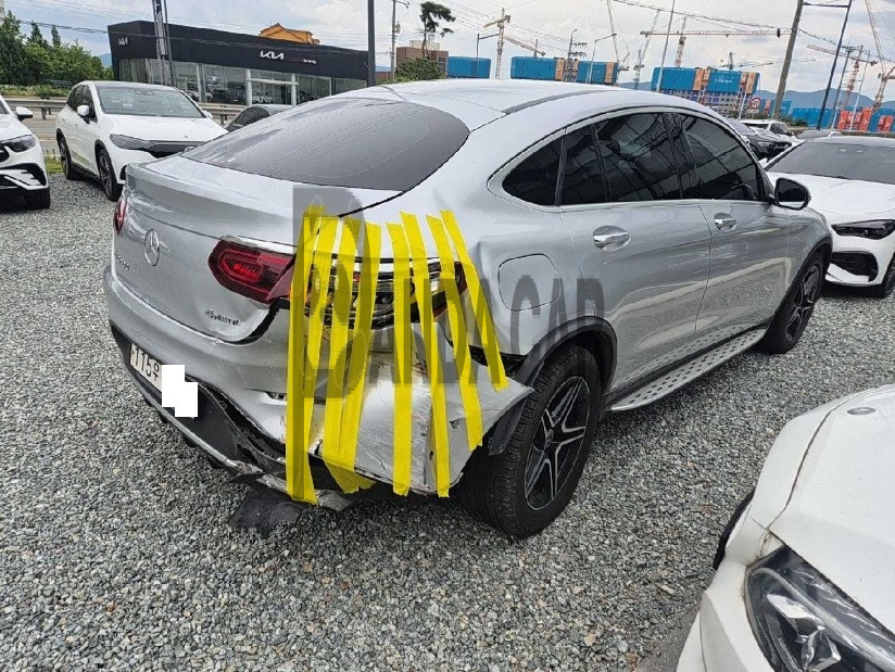 2020 Mercedes-Benz GLC300 4MATIC Coupe, photograph 3