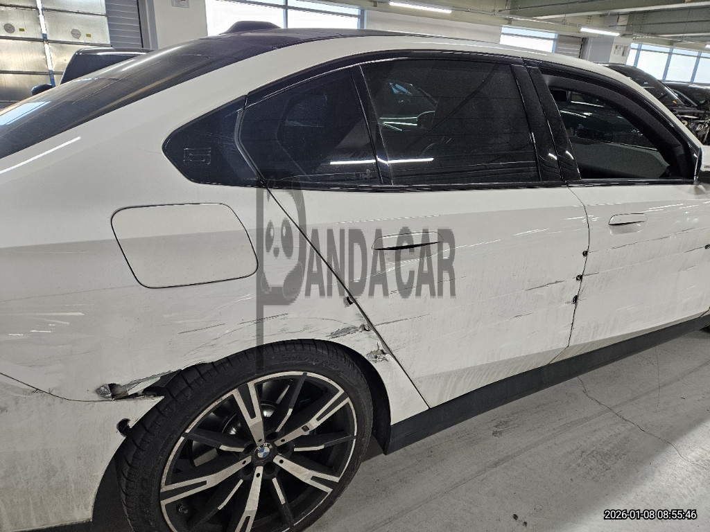 2025 BMW 530i xDrive, photograph 4