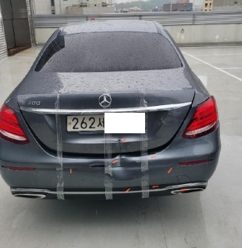 2019 Mercedes-Benz E300, photograph 1