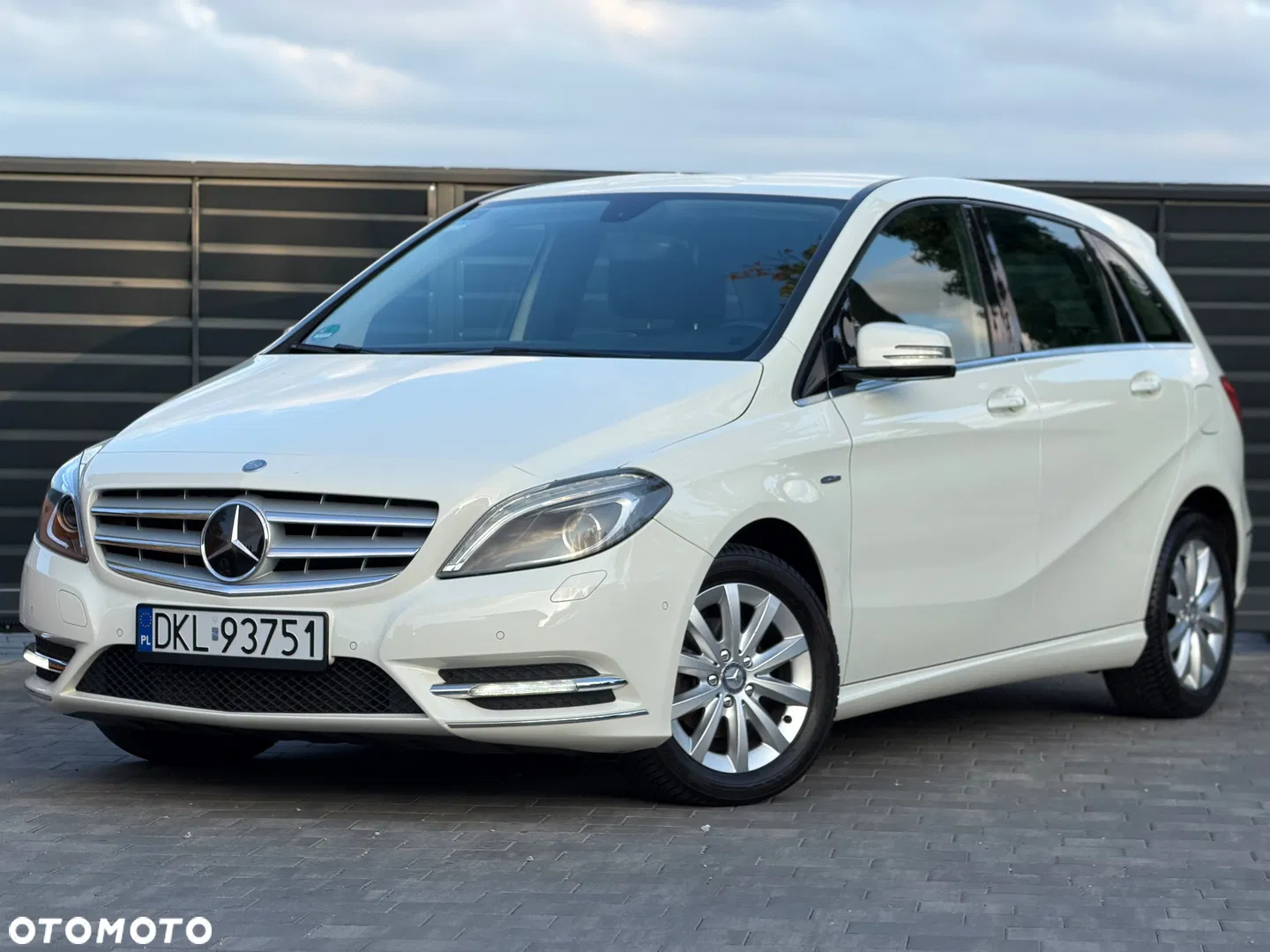 2012 Mercedes-Benz Klasa B 180, photograph 1