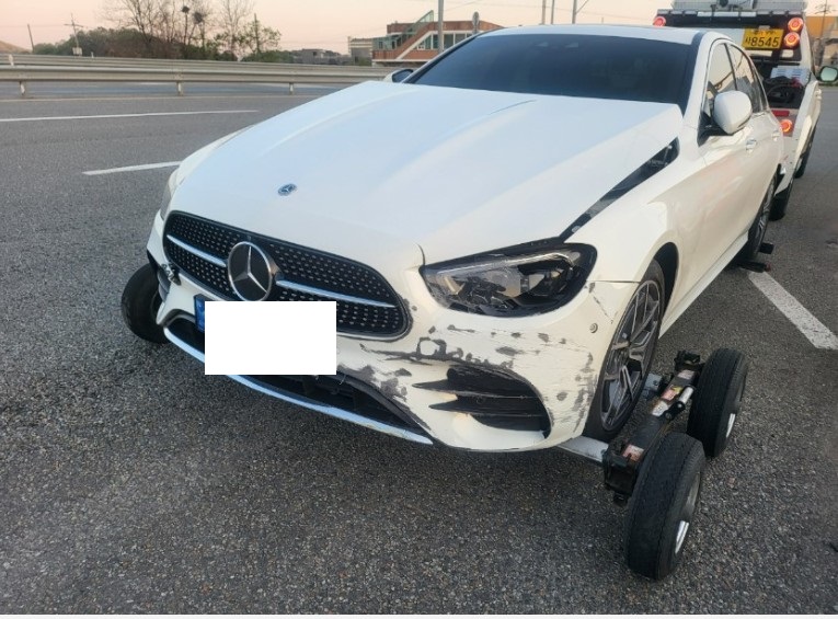 2023 Mercedes-Benz E220 d 4MATIC, photograph 3