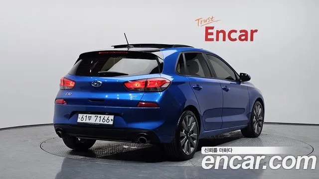 Hyundai i30 1.6 Turbo — photo 1 of 30