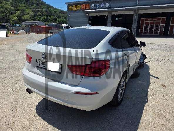 2018 BMW 320d Gran Turismo, photograph 4