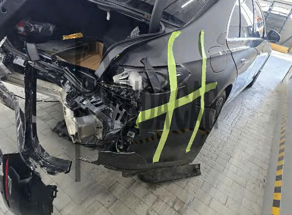 2024 Mercedes-Benz E 450 4MATIC, photograph 6