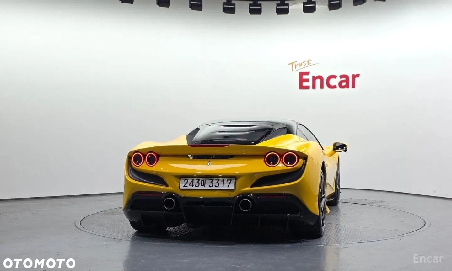 2020 Ferrari F8 Tributo, photograph 4