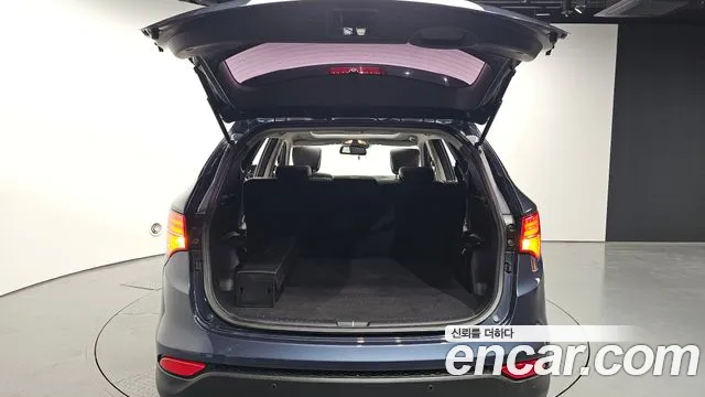 Hyundai Santafe Diesel(e-VGT) 2.0 4WD Exclusive — photo 1 of 30