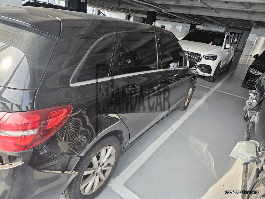 2017 Mercedes-Benz B200 d, photograph 3