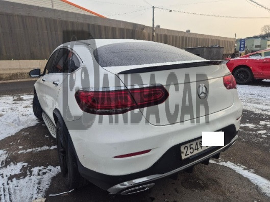 2020 Mercedes-Benz GLC220 d 4MATIC Coupe, photograph 4