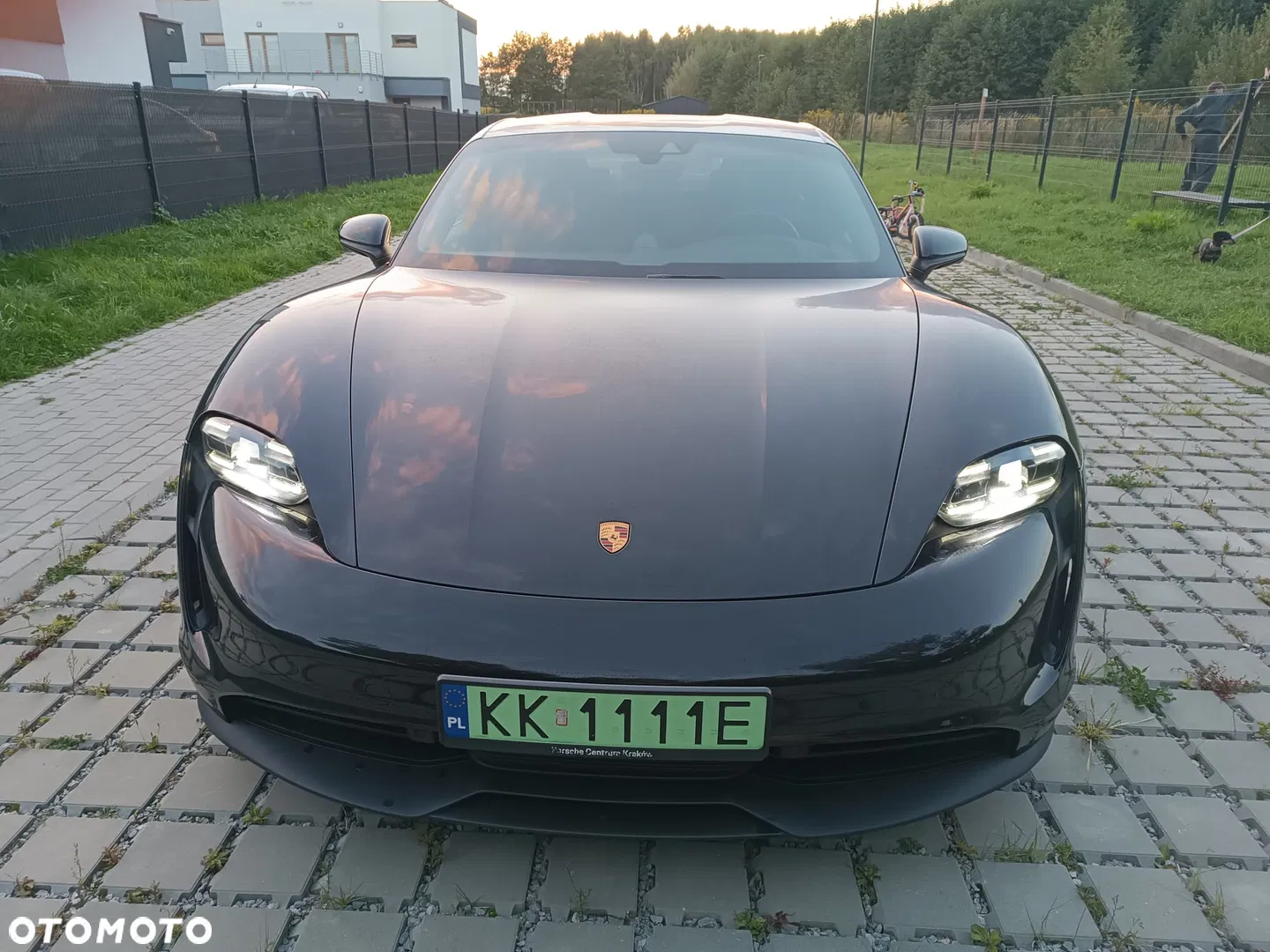 2023 Porsche Taycan, photograph 9