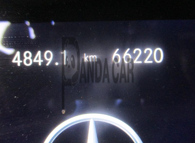 2021 Mercedes-Benz E220 d 4MATIC, photograph 3