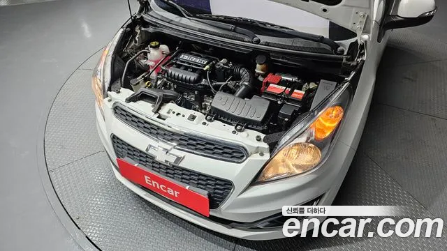 2015 ChevroletGMDaewoo Spark LT, photograph 2