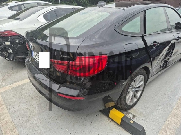 2017 BMW 320d Gran Turismo xDrive, photograph 2