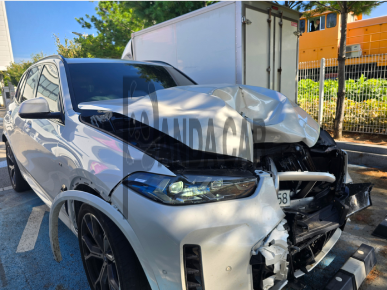 2025 BMW X5 xDrive40i, photograph 3