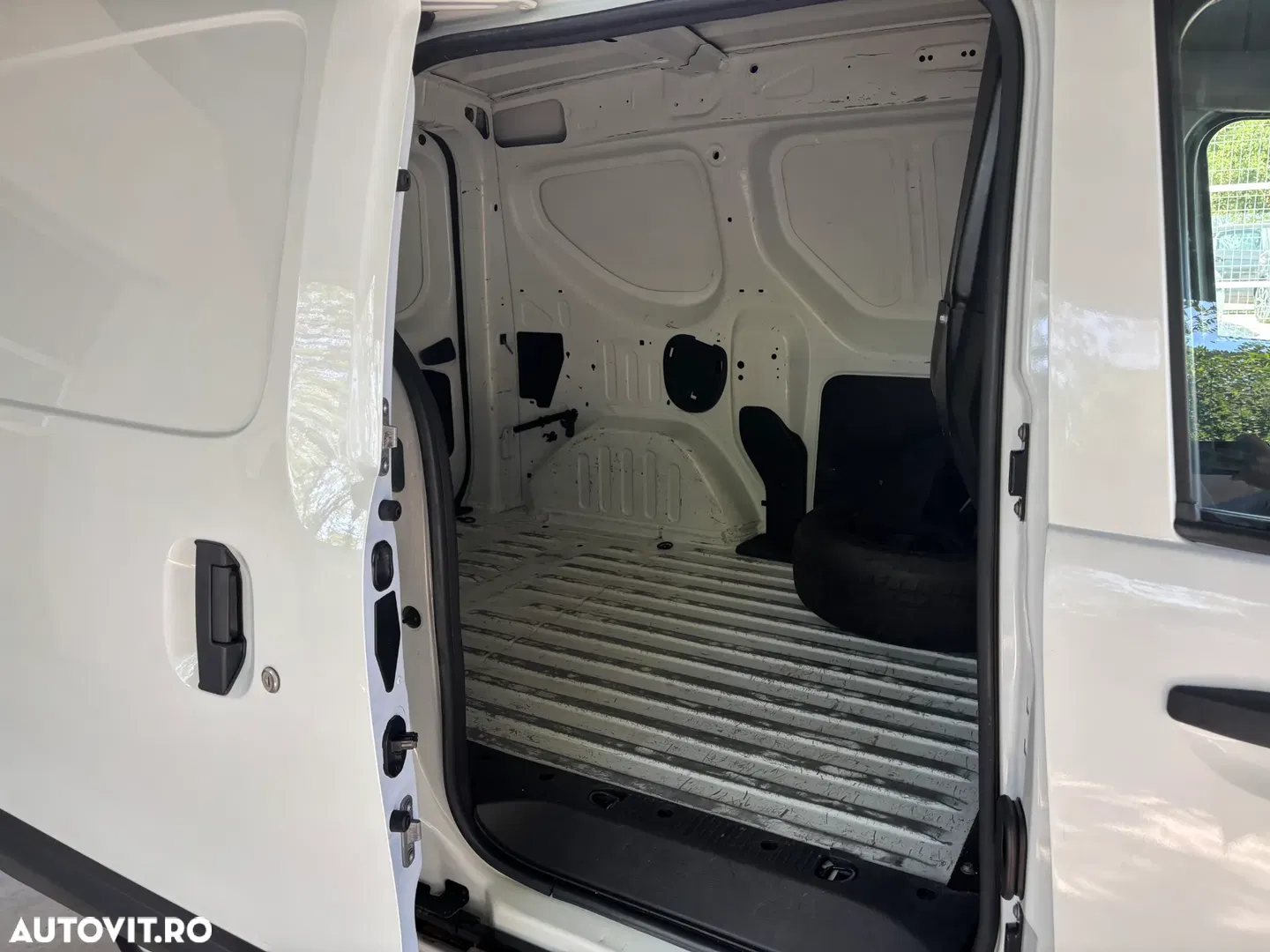 2018 Dacia Dokker 1.5 Laureate, photograph 9