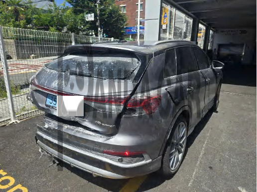 2025 Audi Q4 45 e-tron, photograph 3