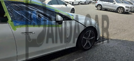2023 Mercedes-Benz EQE350 4MATIC, photograph 2