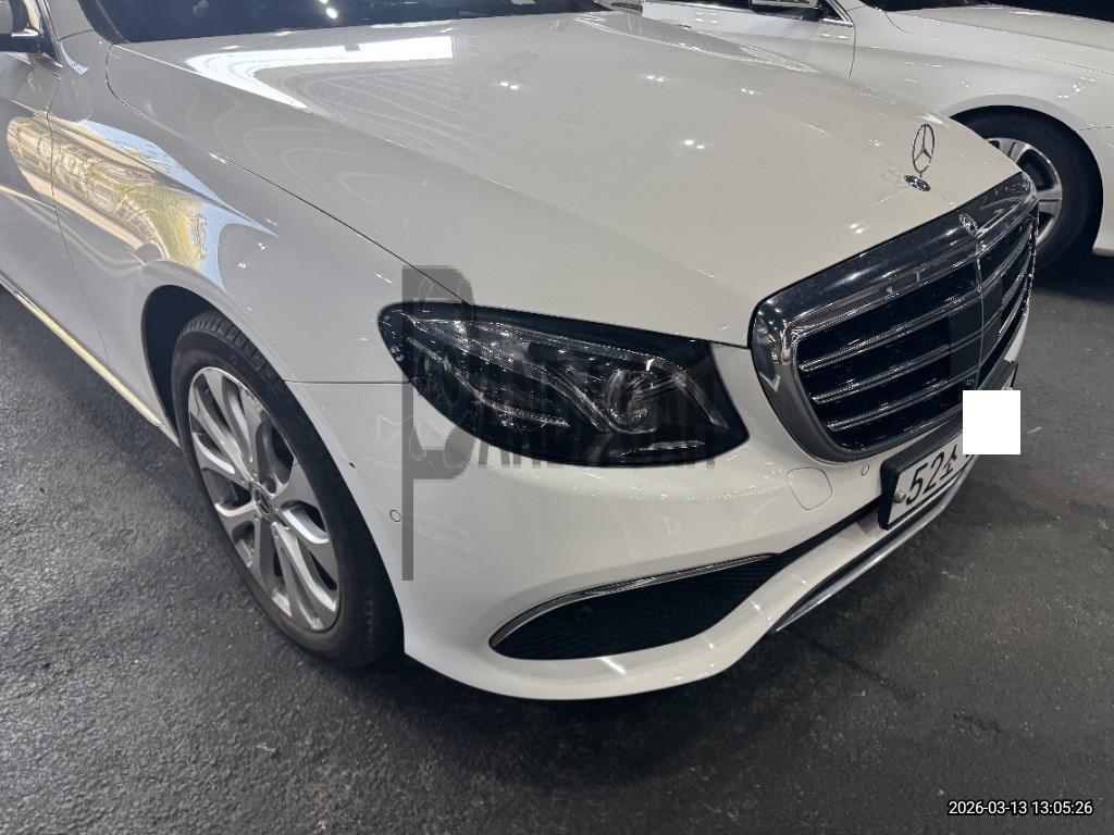 2019 Mercedes-Benz E300 4Matic, photograph 1